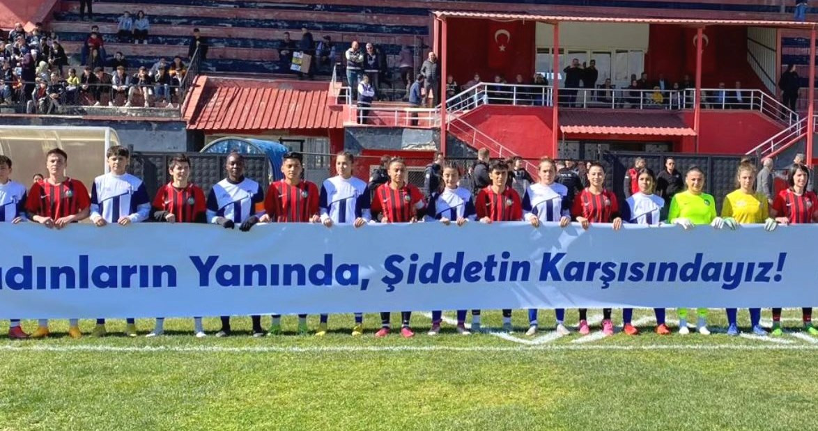 Adana İdmanyurdu Hakkari'de Dondu:0-8