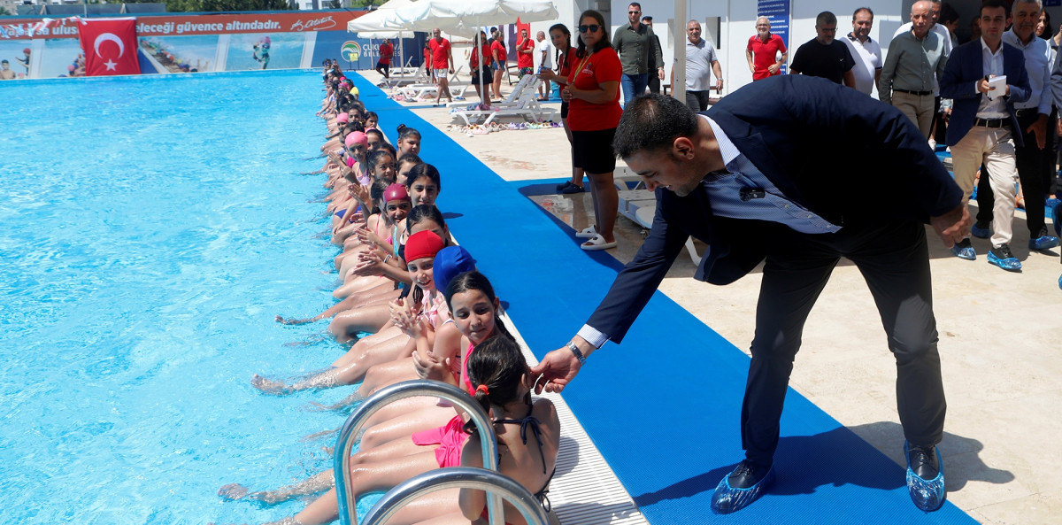 Çukurova'da Ücretsiz Yüzme Kursları Başladı